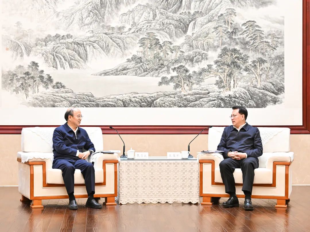 重庆市与中国石油签署战略合作协议 袁家军会见戴厚良一行并见证签约