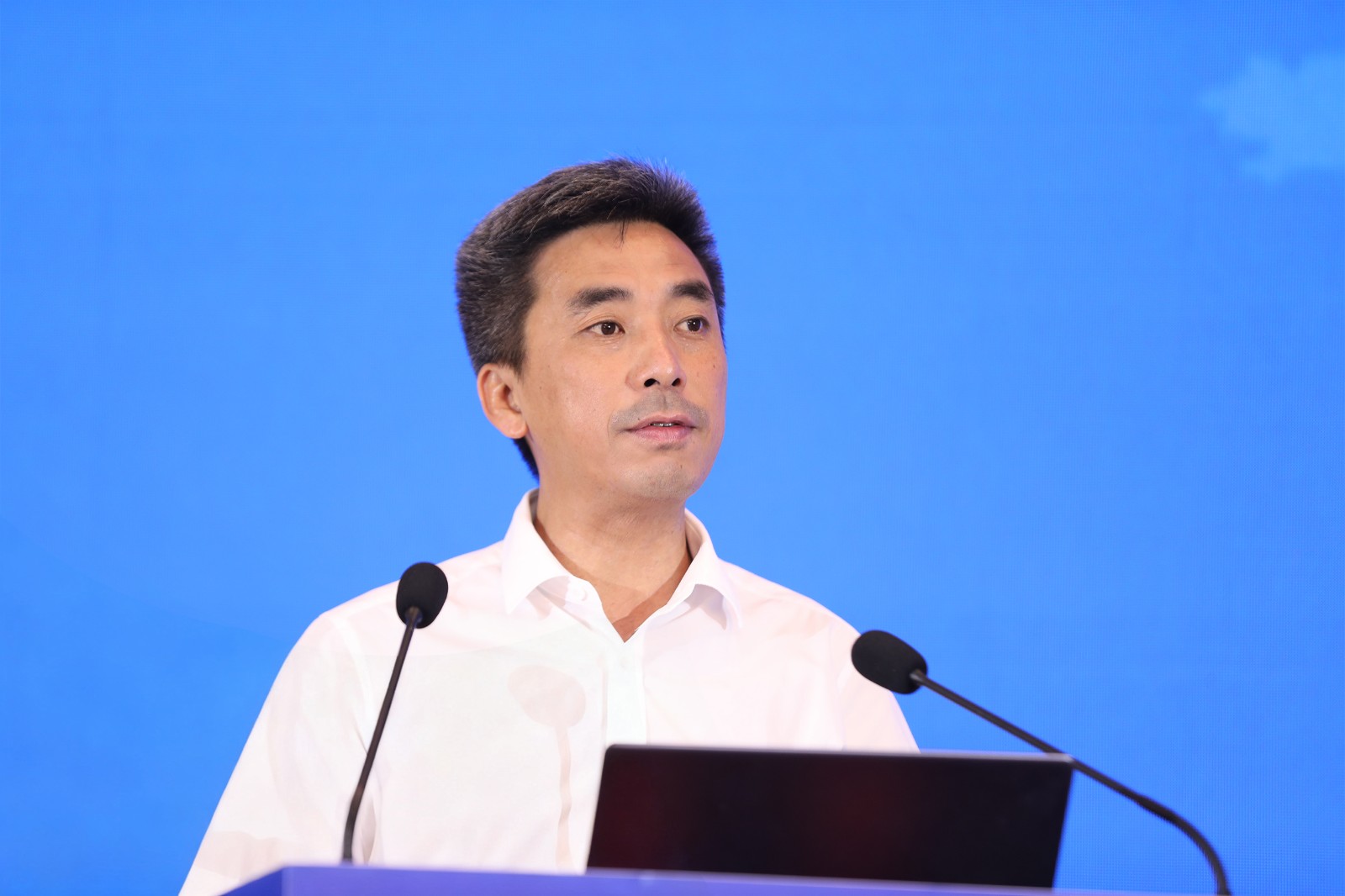 1760671729274089767.jpg 庞区长.jpg