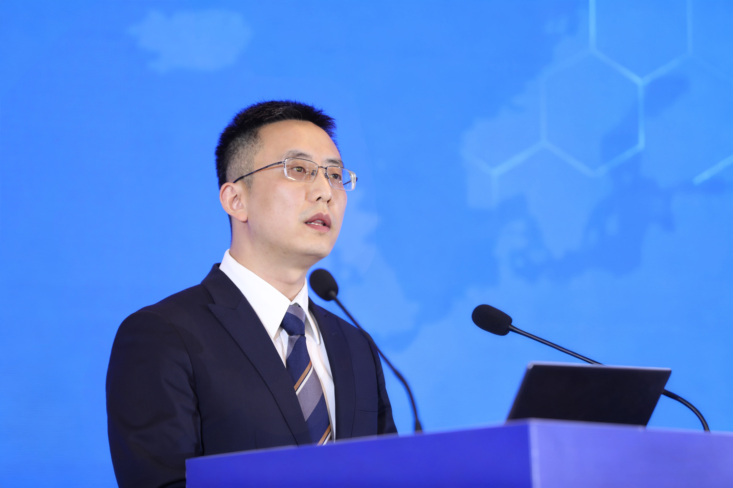 1760672008831069331.jpg 熊总.jpg