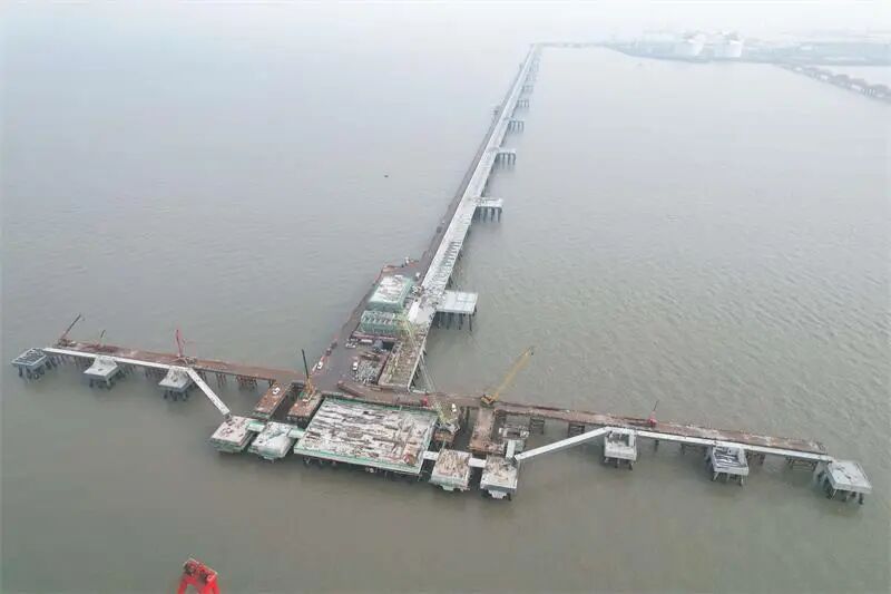 如东协鑫汇东LNG码头主体结构全面贯通