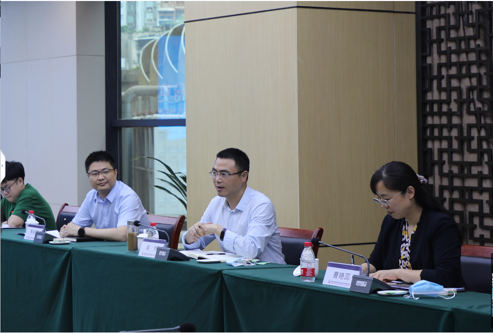 重庆市金融监管局副局长吴恒一行到重庆石油天然气交易中心调研